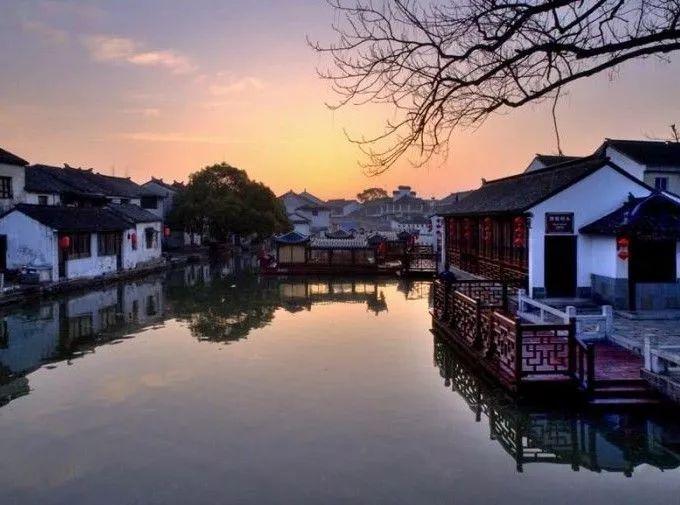 为什么上海到重庆比到贵阳的高铁票便宜?